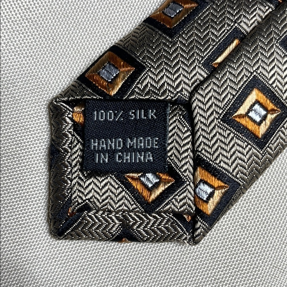 JOS. A. BANK Brown Geometric Patterned Tie - Picture 4 of 5